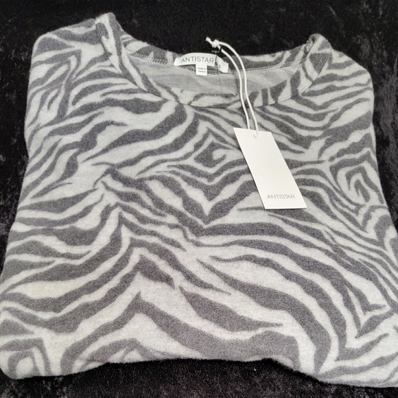 Antistar Zebra Print Pullover Sweater Size Large NWT - Picture 2 of 5